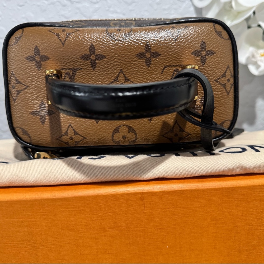 Louis Vuitton Reverse Monogram Vanity PM - Picture 12 of 14